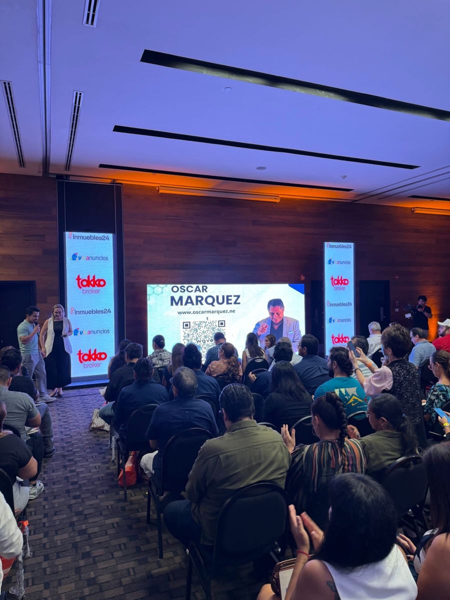 Conferencia de Oscar Márquez en Mérida, México